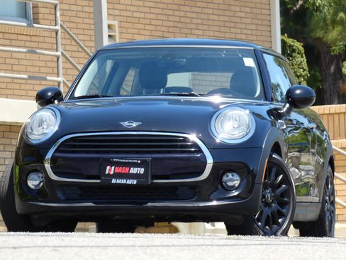 Used 2018 MINI Cooper 2-Door Hardtop FWD image 2