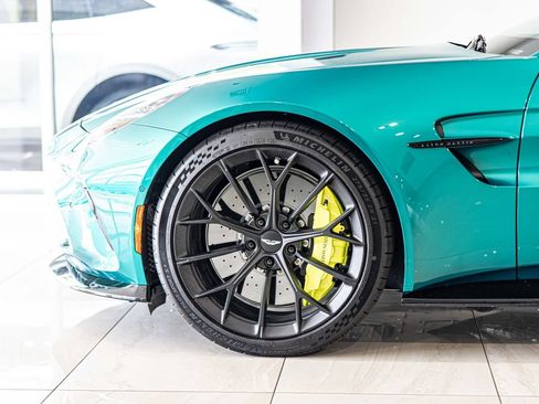 Used 2026 Aston Martin V8 Vantage Coupe RWD image 8