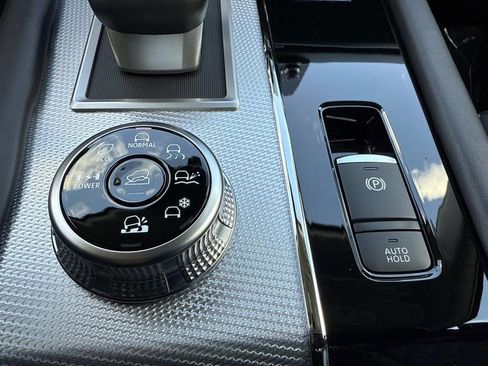 Used 2025 Mitsubishi Outlander SEL image 31