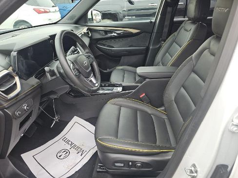 Used 2025 Chevrolet TrailBlazer ACTIV w/ Driver Confidence Package FWD image 3