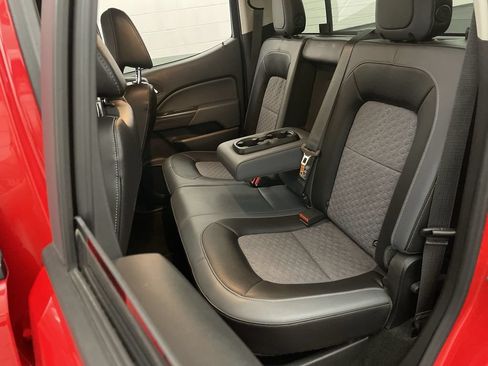 Used 2017 Chevrolet Colorado Z71 AWD/4WD image 17