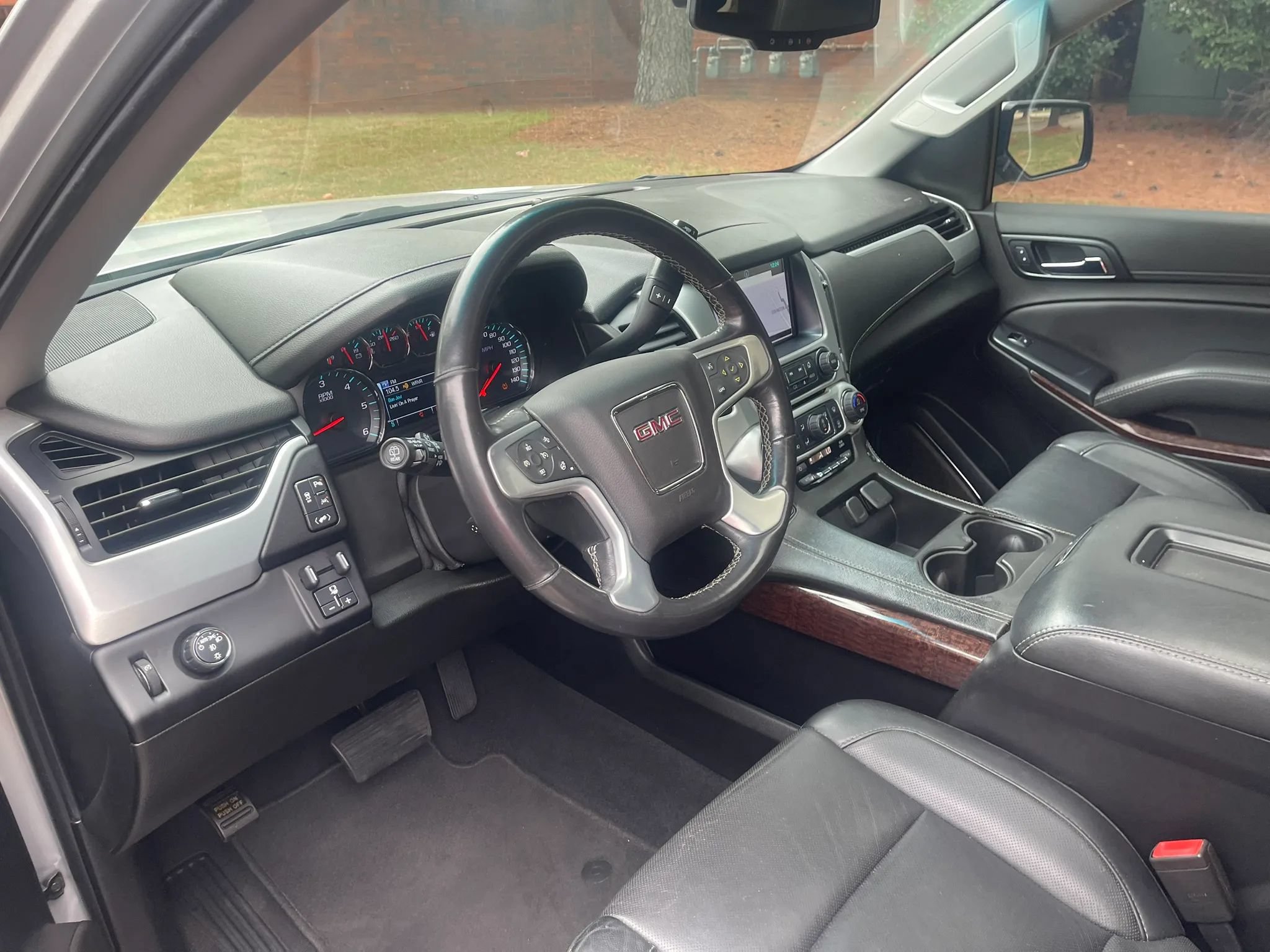 Used 2019 GMC Yukon SLT w/ Premium Edition RWD image 11