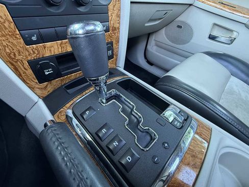 Used 2009 Jeep Grand Cherokee Limited image 27