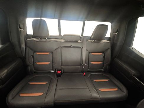 Used 2020 GMC Sierra 1500 AT4 w/ AT4 Premium Package image 18