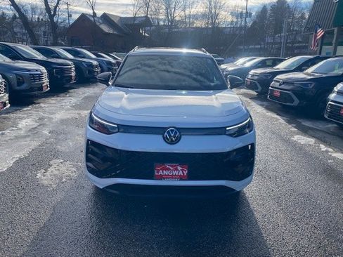 New 2026 Volkswagen Tiguan SE R-Line image 2