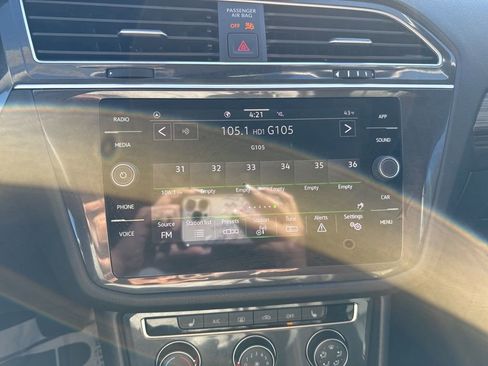 Used 2024 Volkswagen Tiguan SE image 8