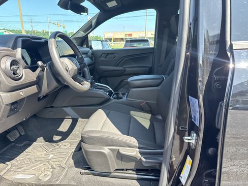 Used 2023 Chevrolet Colorado Trail Boss w/ Advanced Trailering Package AWD/4WD image 12