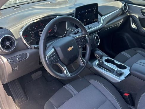 Used 2025 Chevrolet Blazer LT AWD/4WD image 18