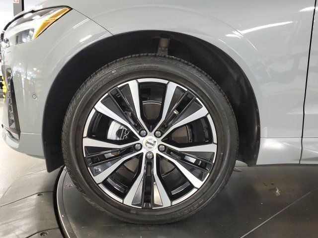 Used 2025 Volvo XC60 B5 Plus w/ Protection Package Premier AWD/4WD image 32