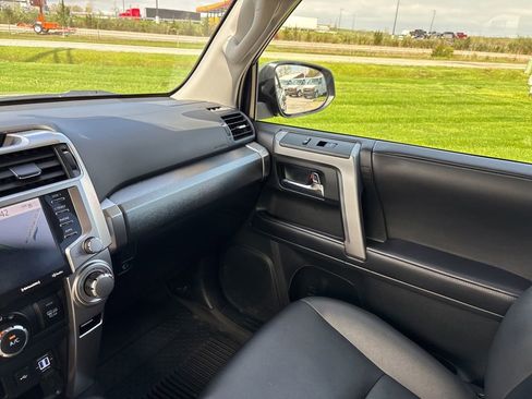 Used 2022 Toyota 4Runner TRD Sport w/ Technology Package AWD/4WD image 31