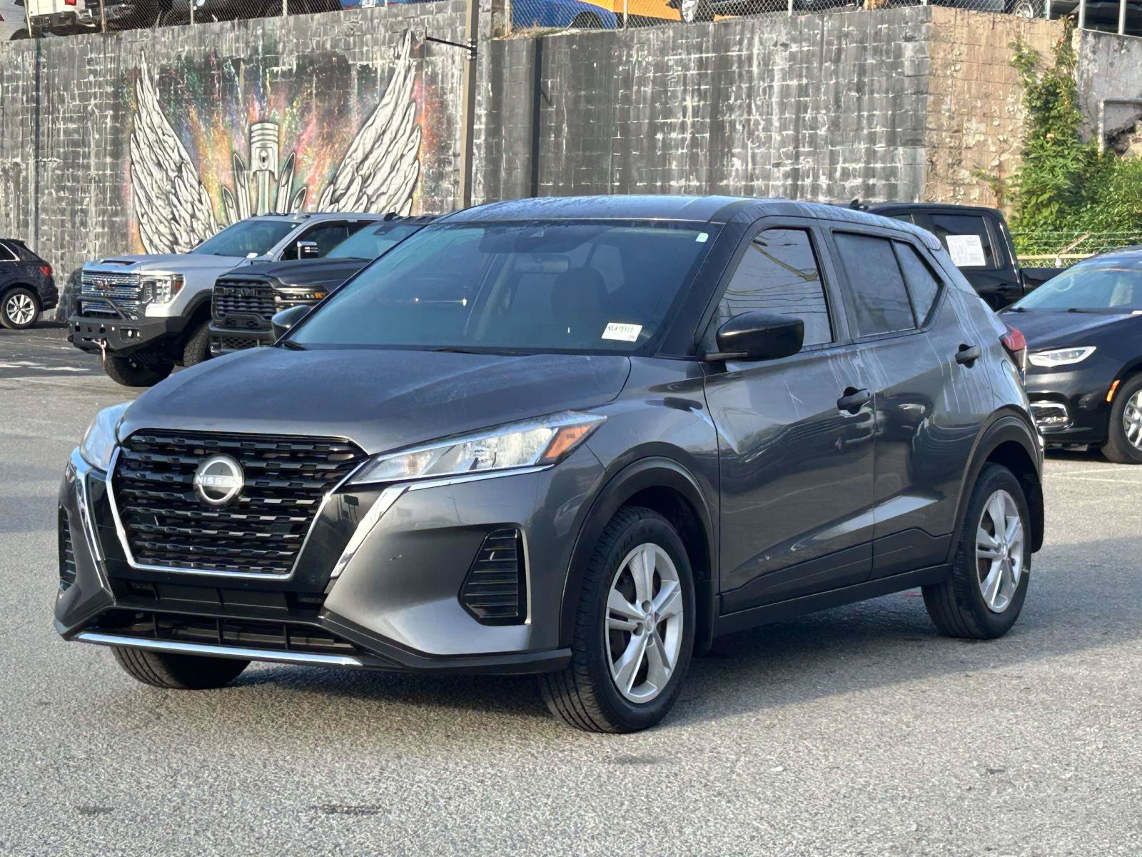 Used 2022 Nissan Kicks S FWD image 3