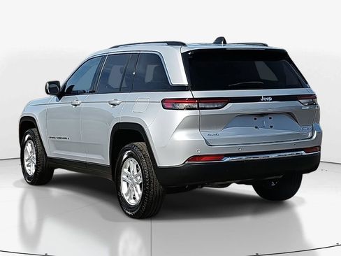 Used 2023 Jeep Grand Cherokee Laredo w/ Luxury Tech Group I image 7