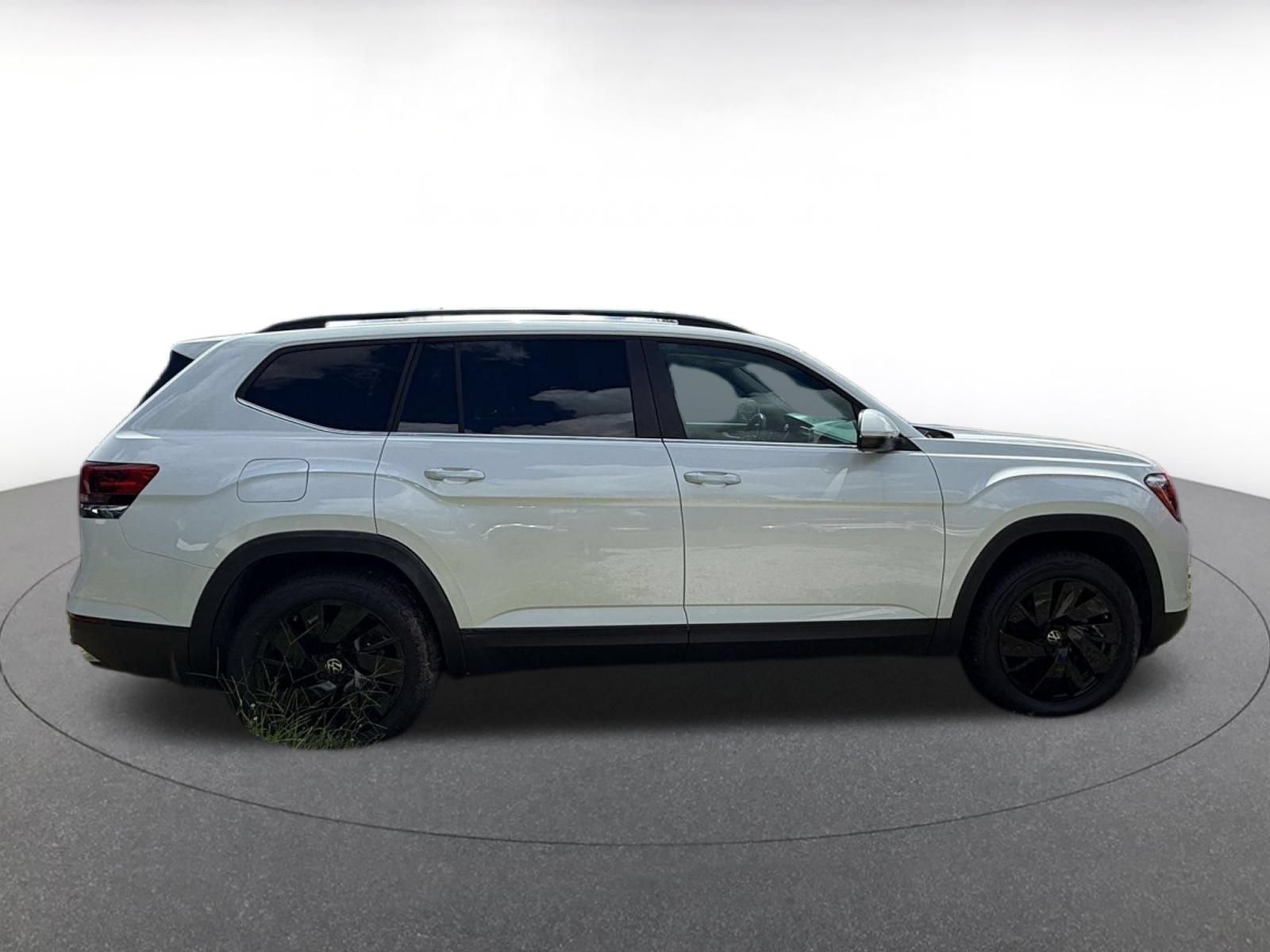 Used 2026 Volkswagen Atlas SE FWD image 9