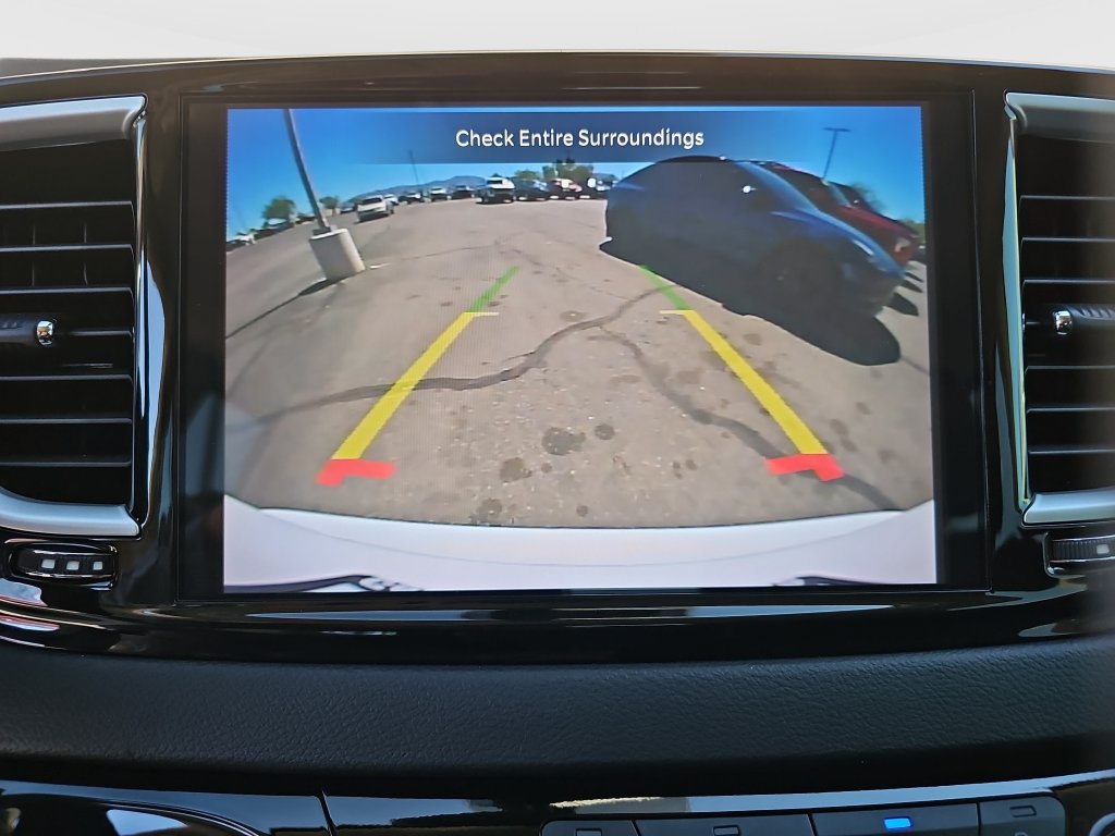 Used 2024 Chrysler Pacifica Touring-L FWD image 13