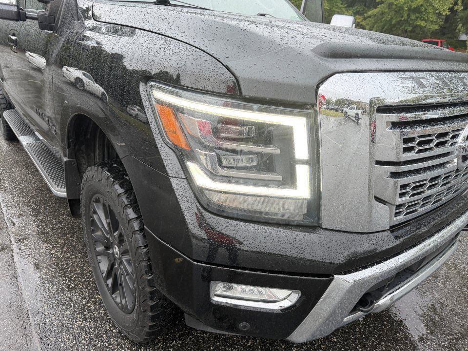 Used 2020 Nissan Titan SL w/ Moonroof Package AWD/4WD image 24