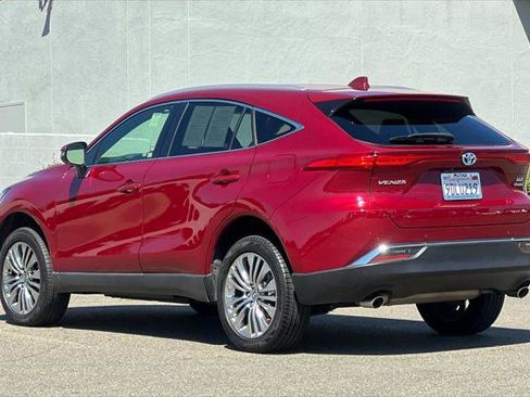 Certified 2022 Toyota Venza XLE AWD/4WD image 7