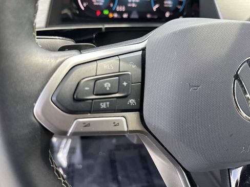 Used 2024 Volkswagen Atlas Cross Sport SE image 23