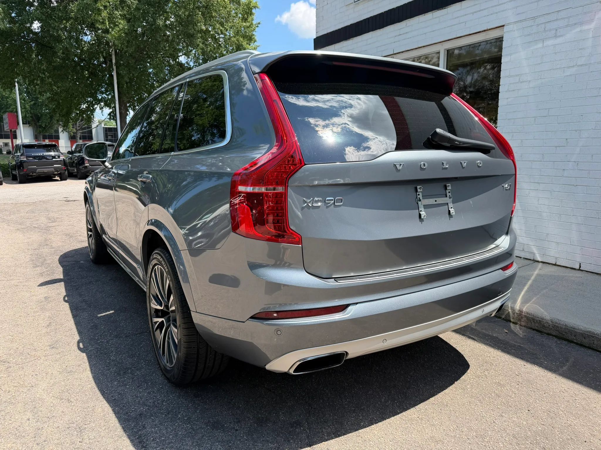 Used 2020 Volvo XC90 T6 Momentum w/ Protection Package Premier AWD/4WD image 7