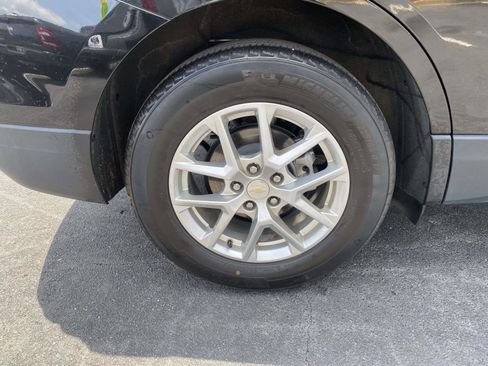 Used 2023 Chevrolet Equinox LT w/ Driver Convenience Package FWD image 9