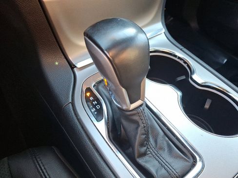 Used 2022 Jeep Grand Cherokee Laredo X image 15