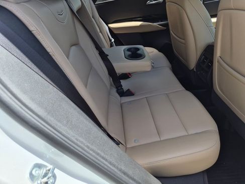 Used 2024 Cadillac XT4 Luxury w/ Cold Weather Package AWD/4WD image 16