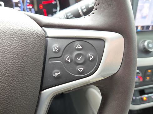 Used 2022 GMC Acadia SLT w/ Technology Package image 12