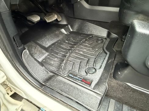 Used 2017 Ford F250 Lariat w/ Chrome Package image 13