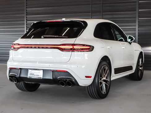 Certified 2023 Porsche Macan image 10