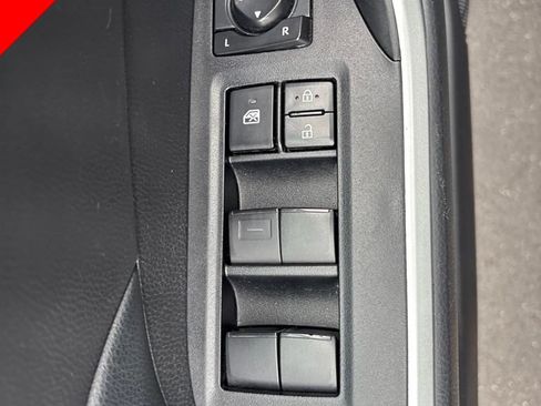 Used 2021 Toyota RAV4 LE FWD image 16