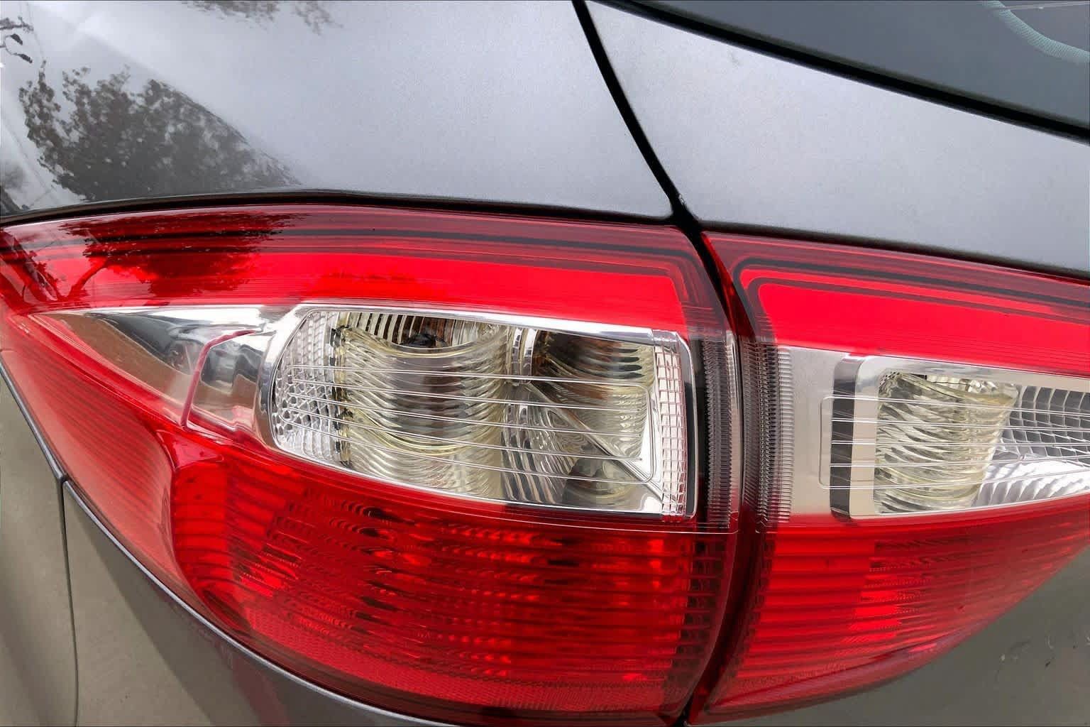 Used 2013 Ford C-MAX SEL FWD image 27