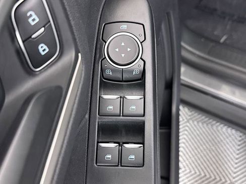 Certified 2022 Ford Escape SE w/ Cold Weather Package image 24