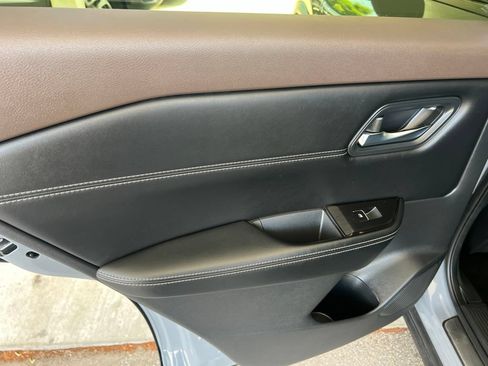 Used 2023 Nissan Rogue SL AWD/4WD image 11