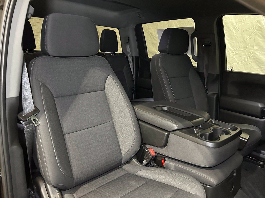 Used 2022 Chevrolet Silverado 1500 Custom Trail Boss w/ Midnight Edition AWD/4WD image 29