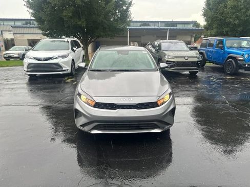 Used 2024 Kia Forte LXS FWD image 2
