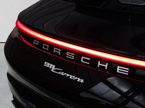 Used 2022 Porsche 911 Carrera RWD image 30