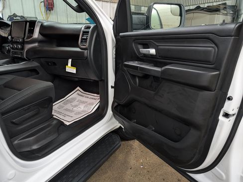 New 2026 RAM 1500 Express AWD/4WD image 5