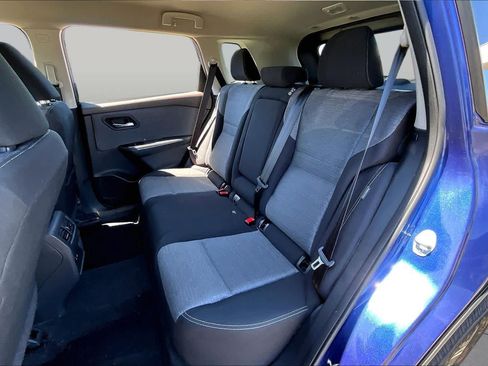 Certified 2023 Nissan Rogue SV FWD image 19