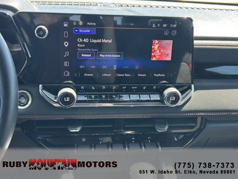 Used 2023 Chevrolet Colorado Z71 w/ Z71 Convenience Package 2 AWD/4WD image 16