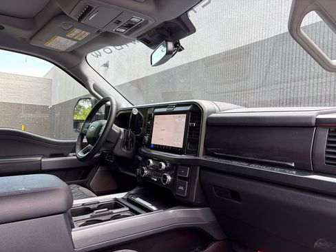 Used 2025 Ford F250 Lariat w/ Lariat Ultimate Package AWD/4WD image 15
