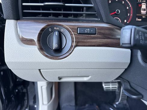 Certified 2020 Volkswagen Passat 2.0T SEL image 31