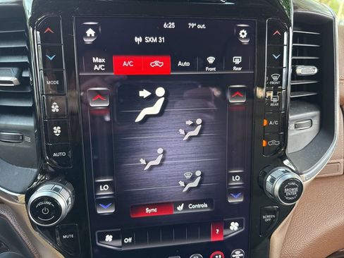 Used 2020 RAM 1500 Laramie RWD image 31