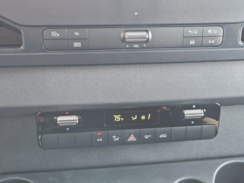 Used 2024 Mercedes-Benz Sprinter 3500 image 22