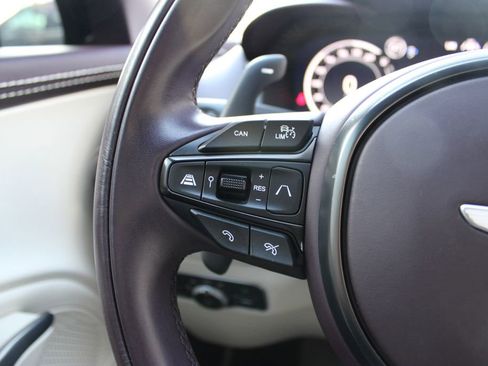 Used 2023 Aston Martin DBX image 16