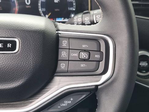 Used 2024 Jeep Wagoneer Series II AWD/4WD image 26