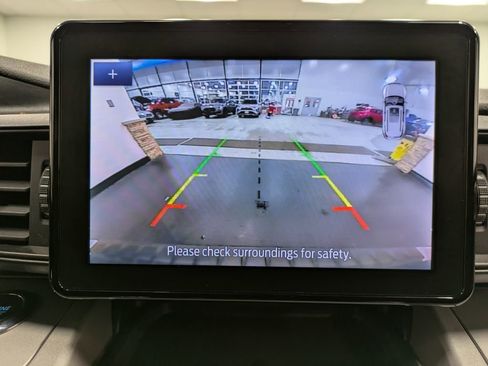 Used 2023 Ford Explorer XLT image 13