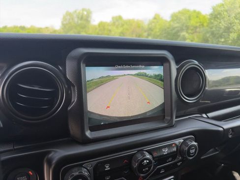 Used 2022 Jeep Wrangler Unlimited Sport AWD/4WD image 13
