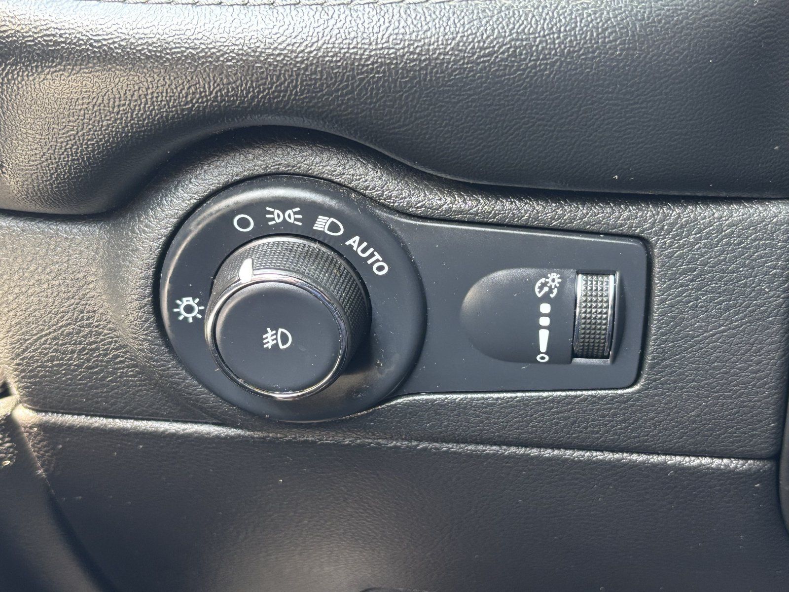 Used 2022 Dodge Durango GT AWD/4WD image 37