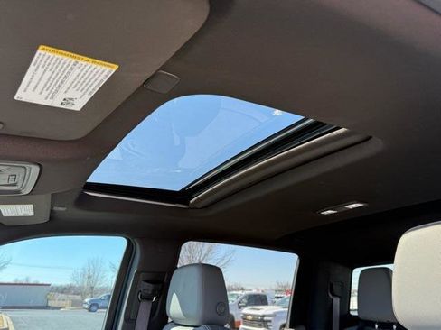 Used 2022 Chevrolet Silverado 1500 LTZ image 30