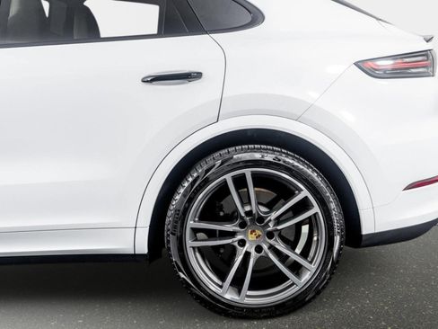 Used 2023 Porsche Cayenne Turbo w/ Premium Package Plus (PI3) AWD/4WD image 17