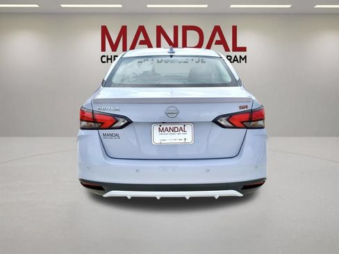 Used 2025 Nissan Versa SR FWD image 6